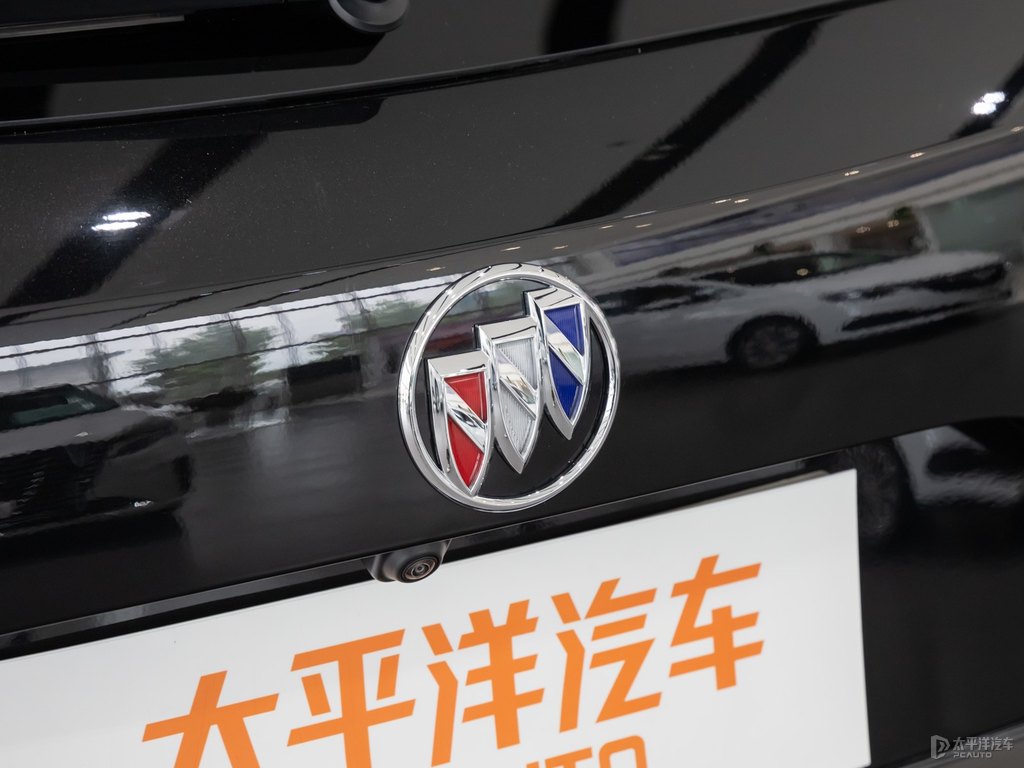 墨玉黑昂科威車尾外觀圖片