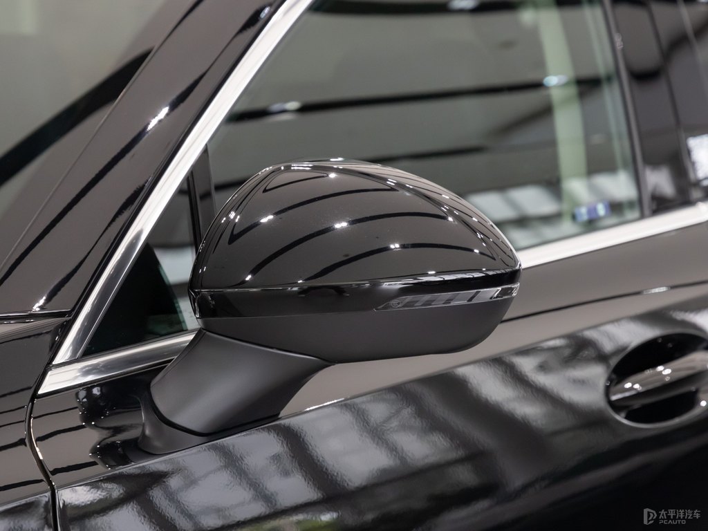 墨玉黑昂科威車(chē)身外觀圖片