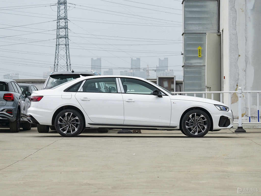 朱鷺白奧迪A4L整車外觀外觀圖片