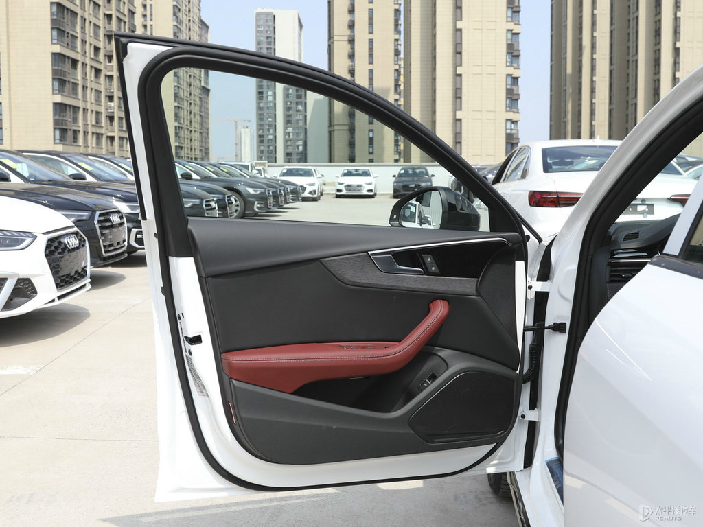 朱鷺白奧迪A4L整車外觀外觀圖片