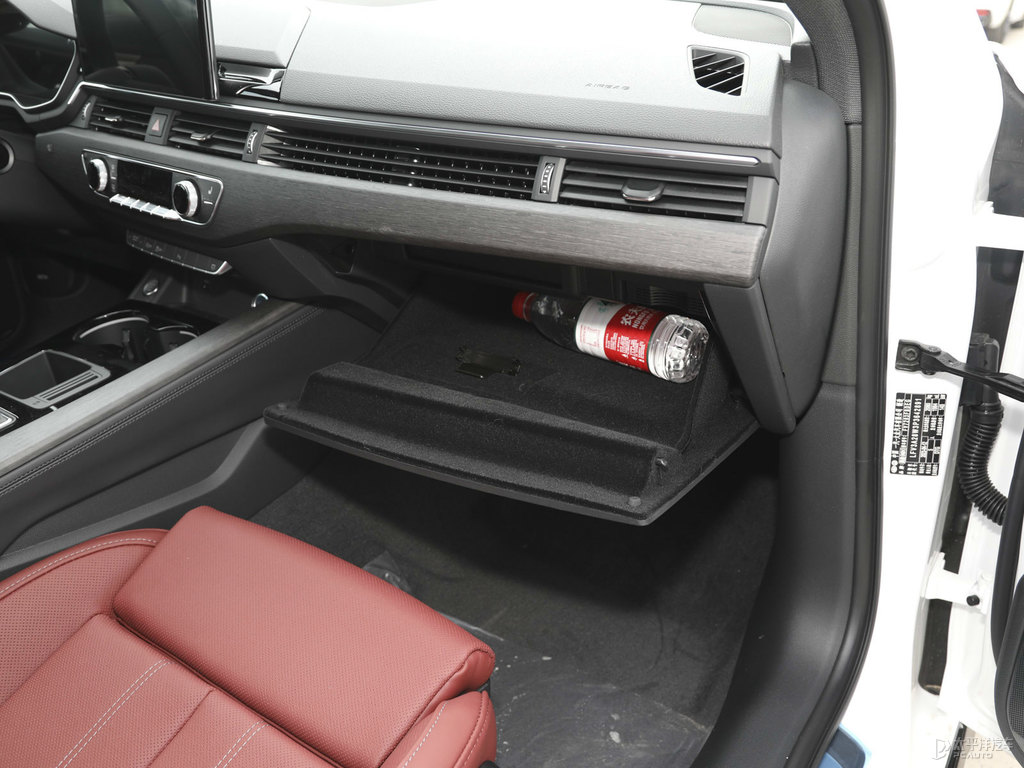 朱鷺白奧迪A4L整車外觀外觀圖片