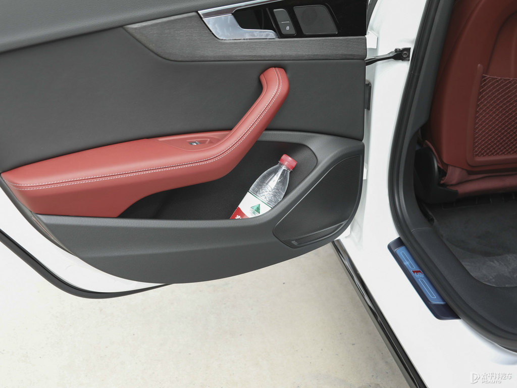 朱鷺白奧迪A4L整車外觀外觀圖片