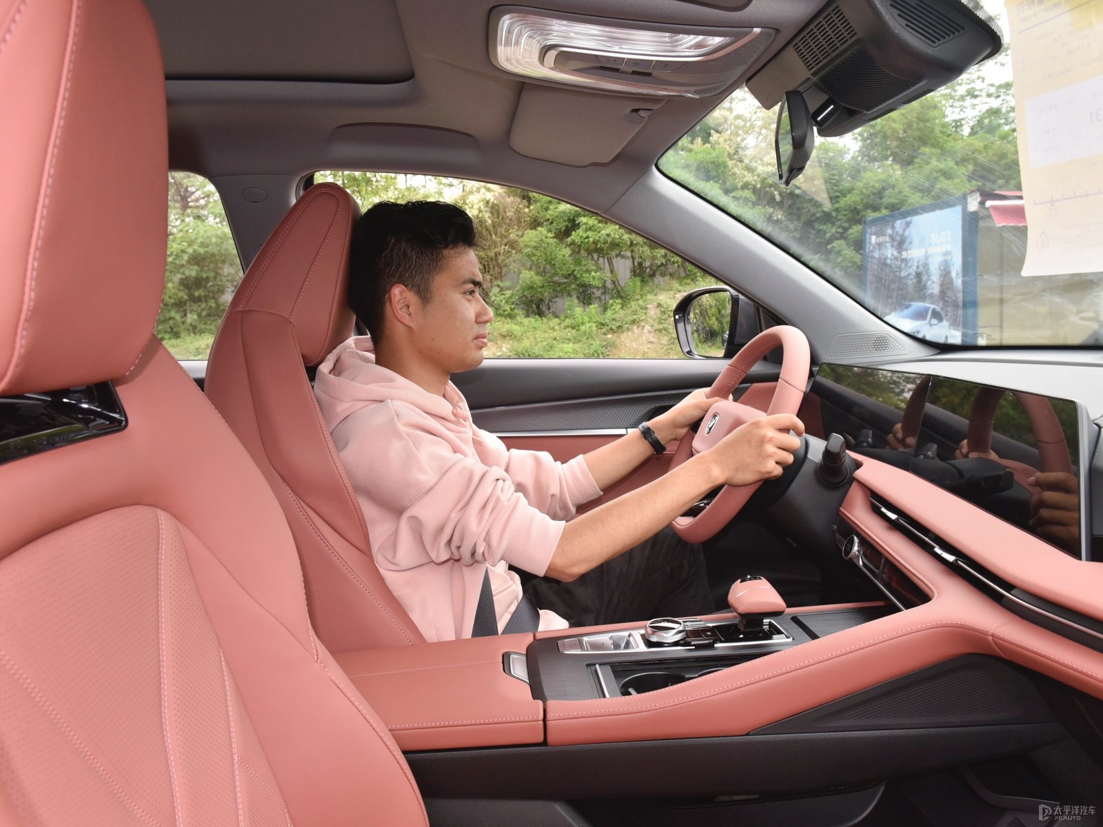 長(zhǎng)安CS75 PLUS空間高清大圖