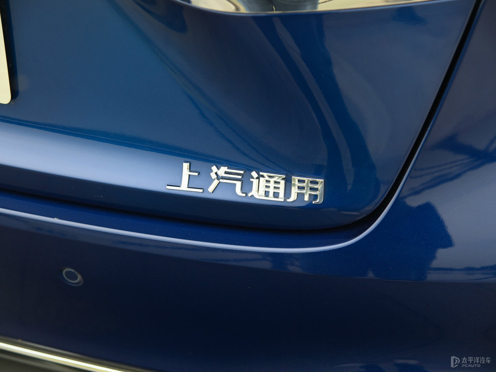 帝王藍(lán)君越車尾外觀圖片