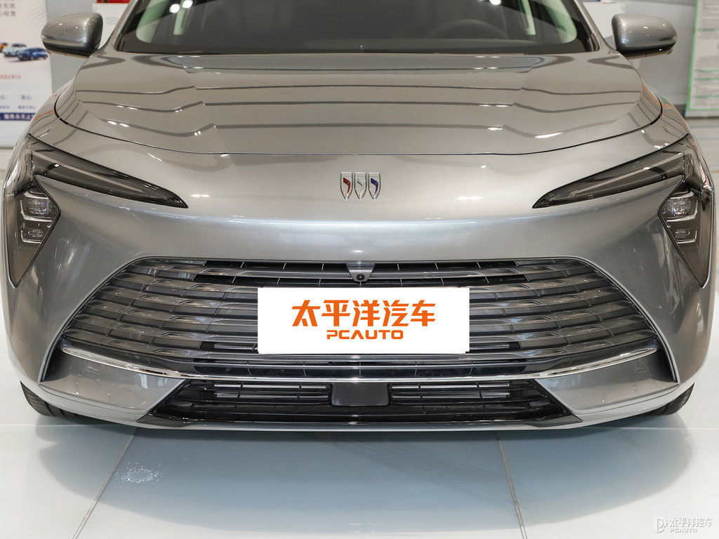 坦銀君越車頭外觀圖片
