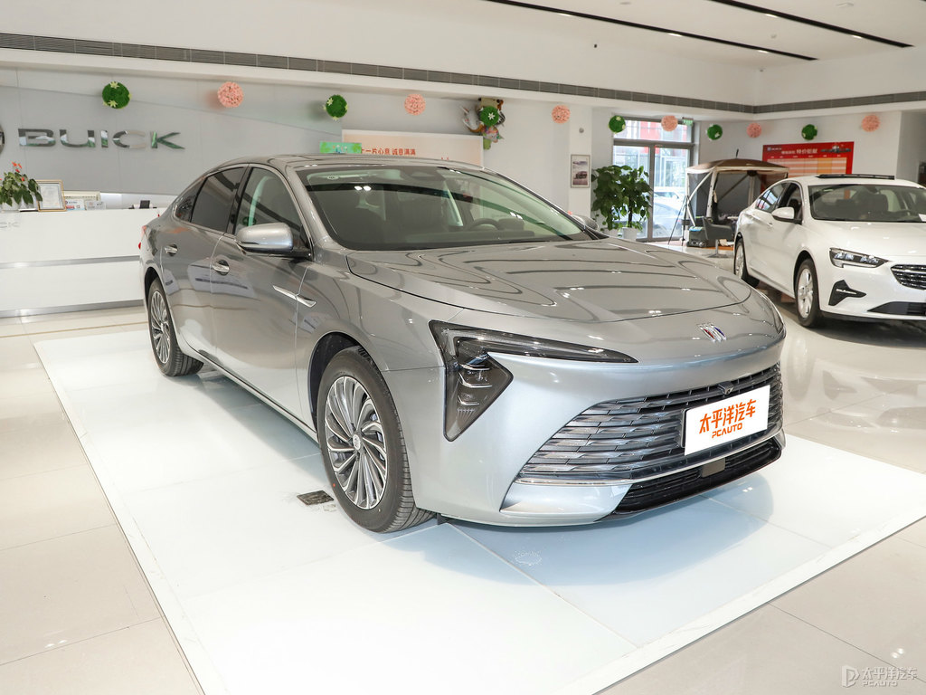坦銀君越整車外觀外觀圖片