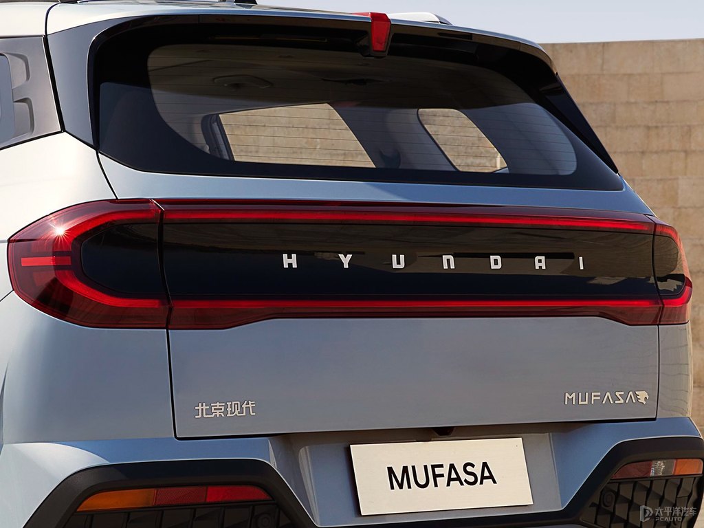 星月瓷白北京現(xiàn)代ix35車尾外觀圖片