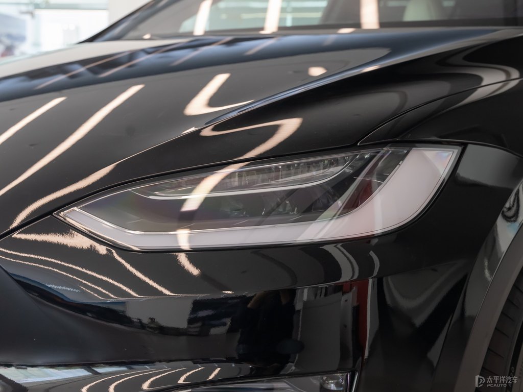 黑色Model X車頭外觀圖片