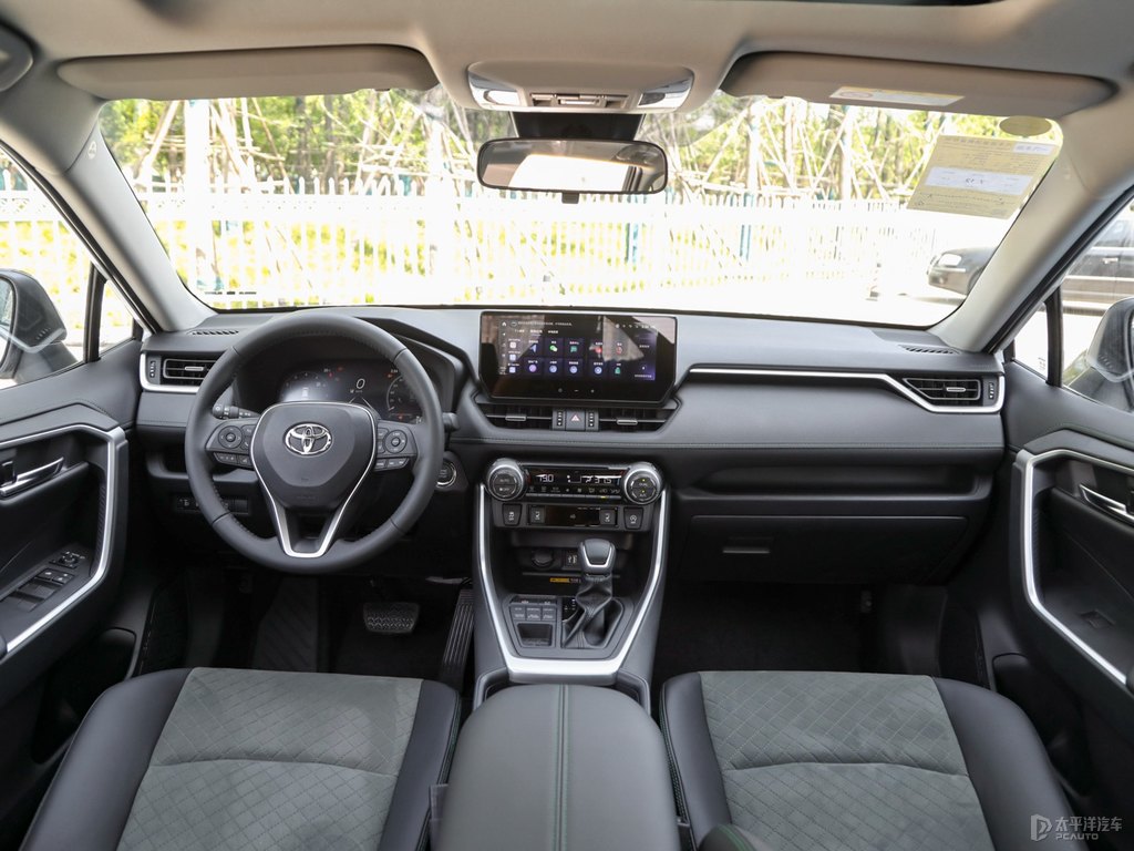 鉑金白RAV4榮放中控內(nèi)飾圖片