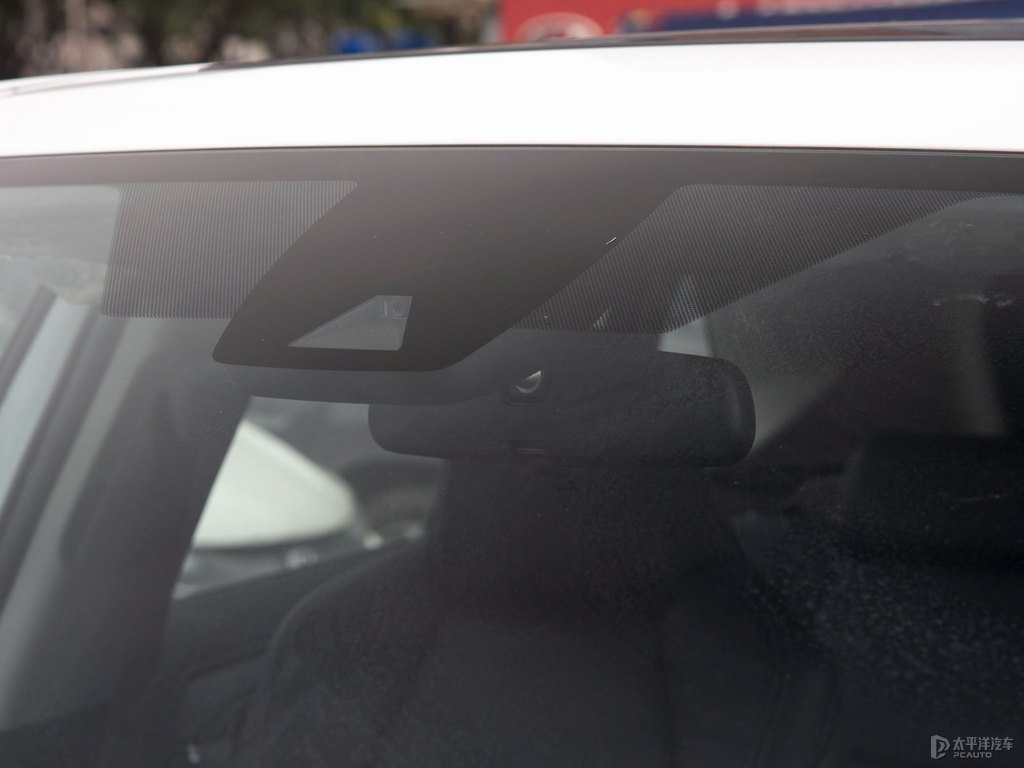 鉑金珍珠白威蘭達(dá)車身外觀圖片