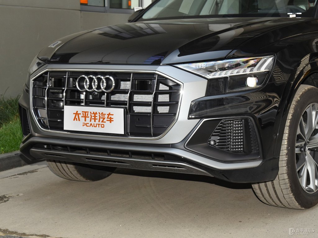 傳奇黑奧迪Q8車頭外觀圖片