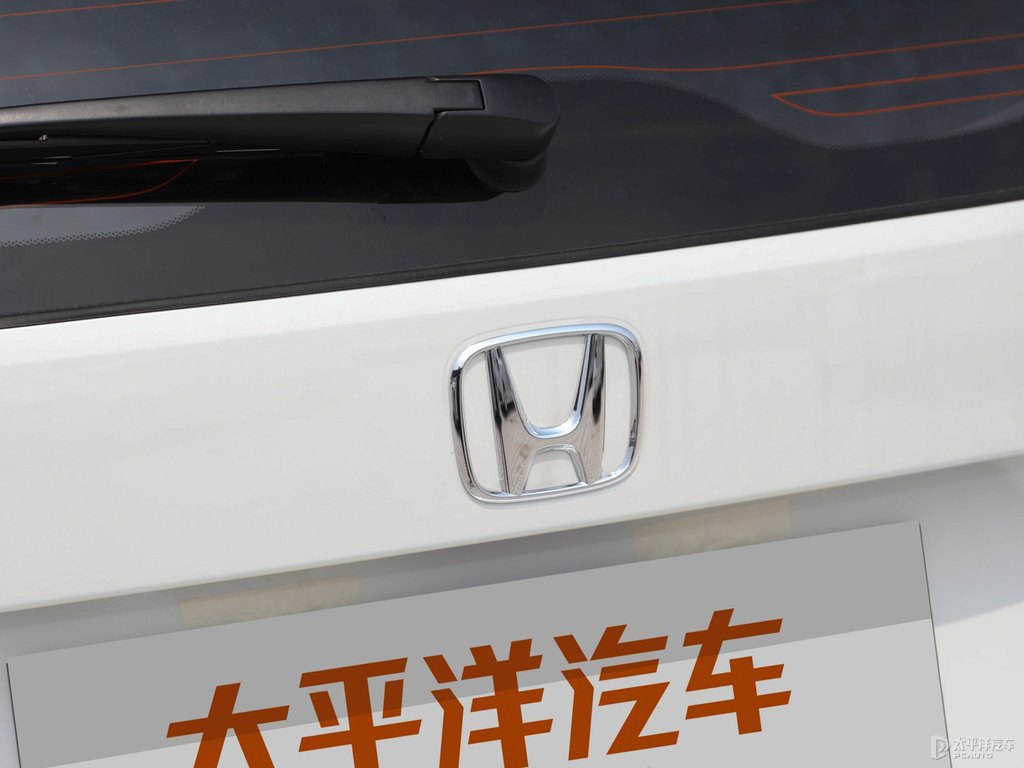 星月白飛度車尾外觀圖片