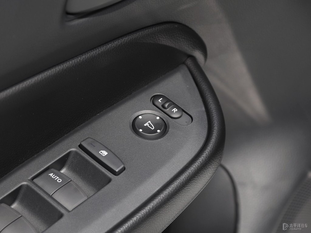 星月白飛度車廂內(nèi)飾圖片