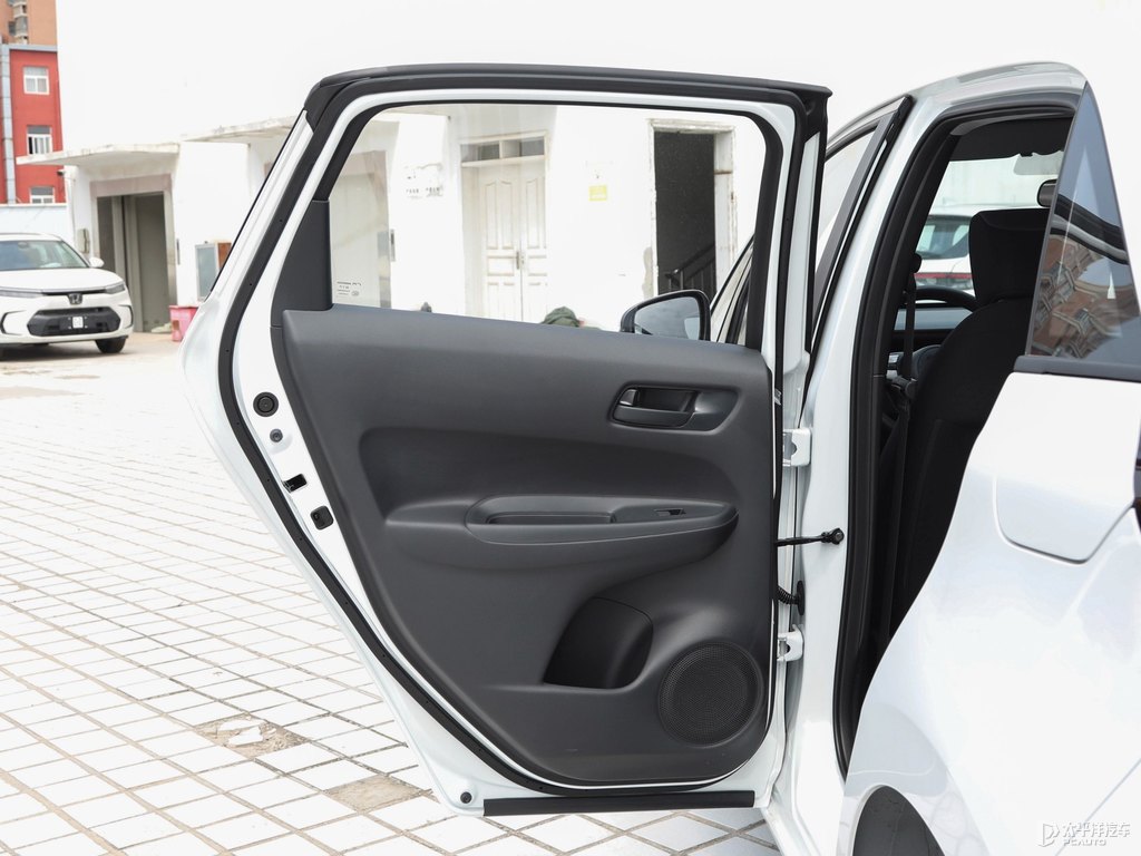 星月白飛度車廂內(nèi)飾圖片
