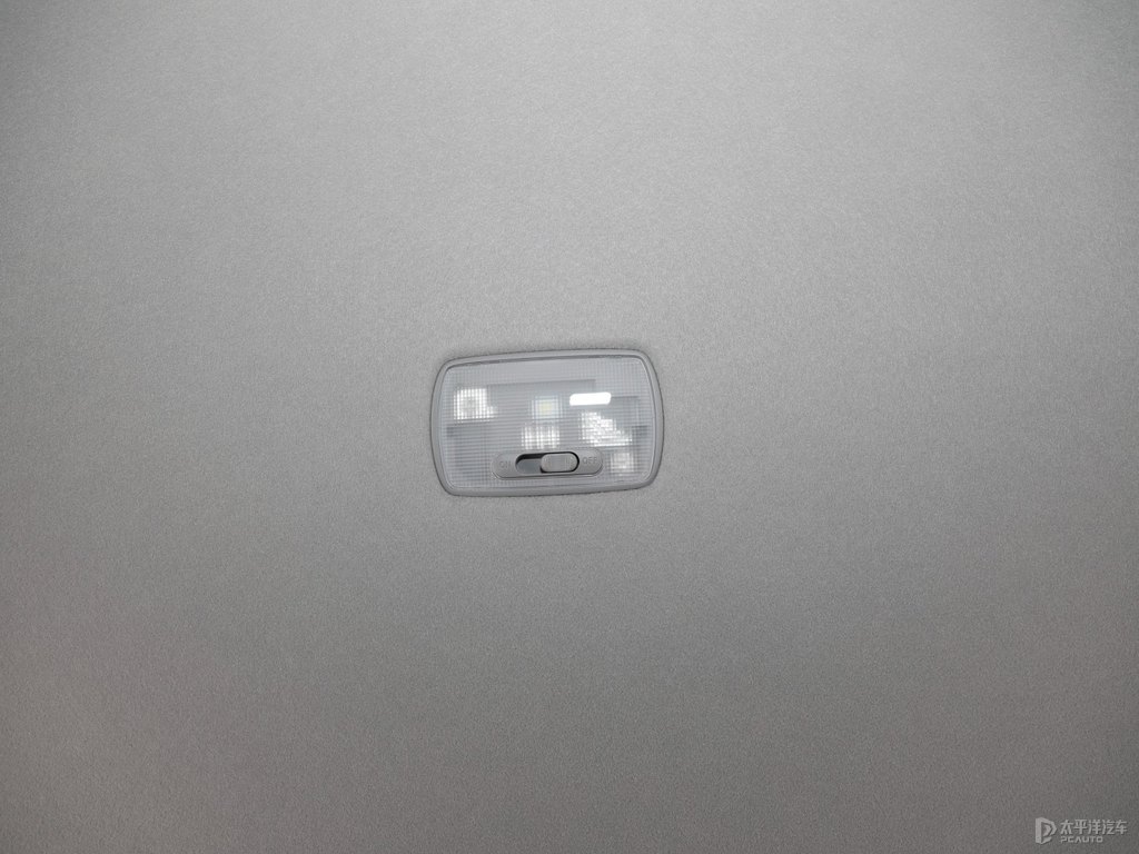 星月白飛度車廂內(nèi)飾圖片