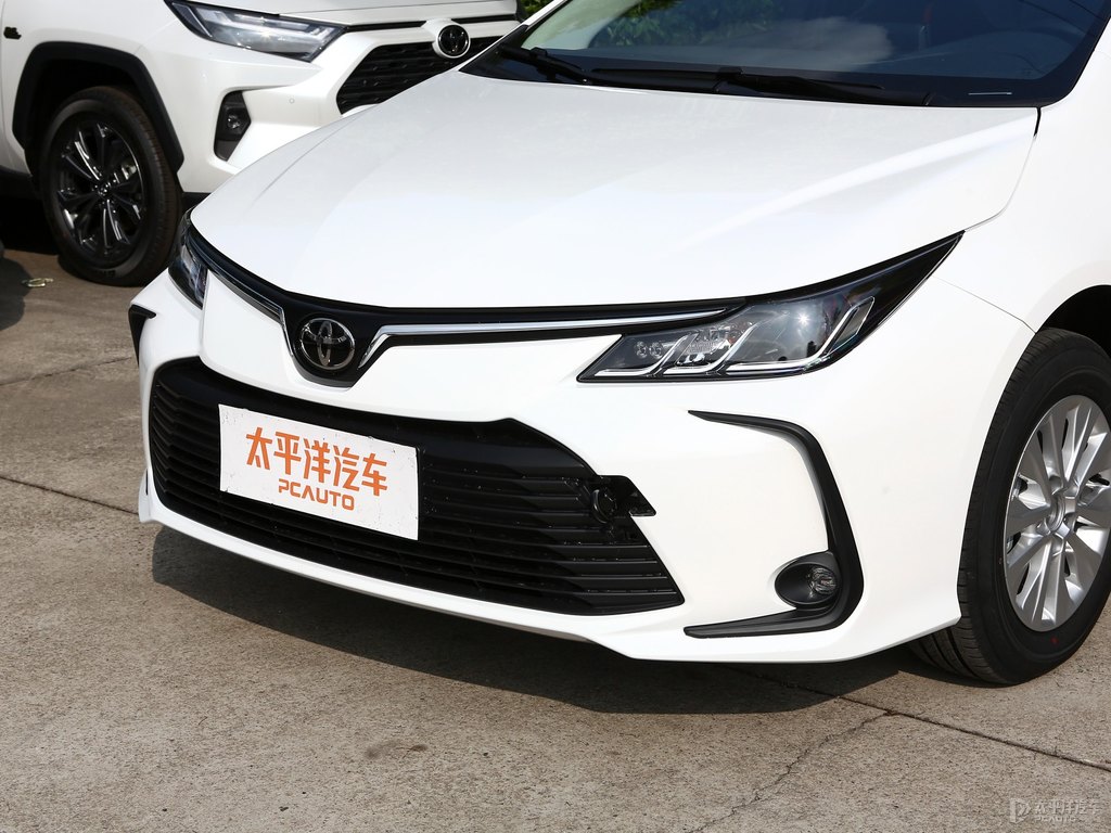 超級(jí)白色卡羅拉車頭外觀圖片