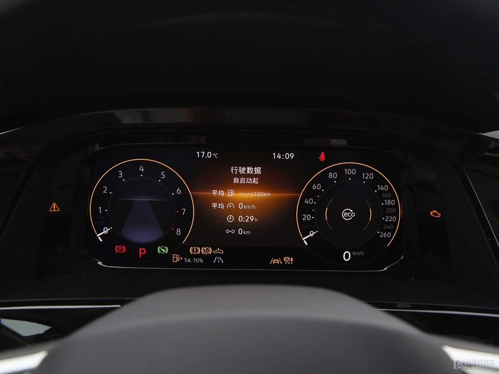 玄武黑途昂中控內(nèi)飾圖片