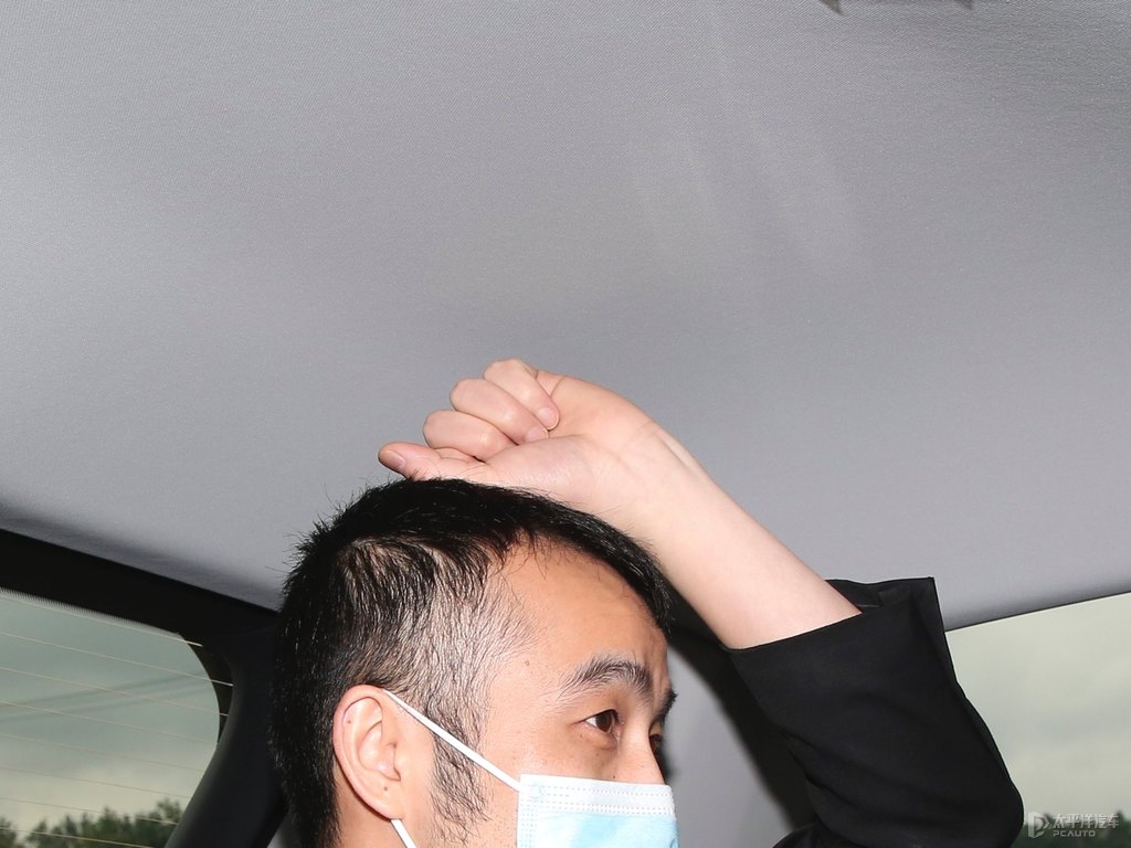 玄武黑途昂駕乘空間空間圖片