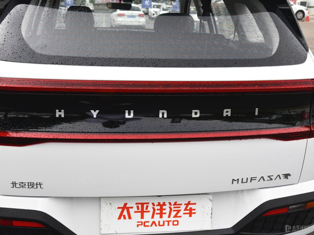 星月瓷白北京現(xiàn)代ix35車尾外觀圖片