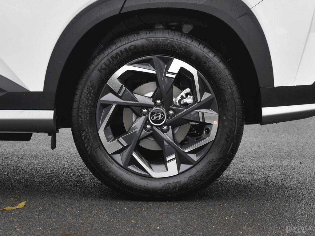 星月瓷白北京現(xiàn)代ix35車(chē)身外觀圖片