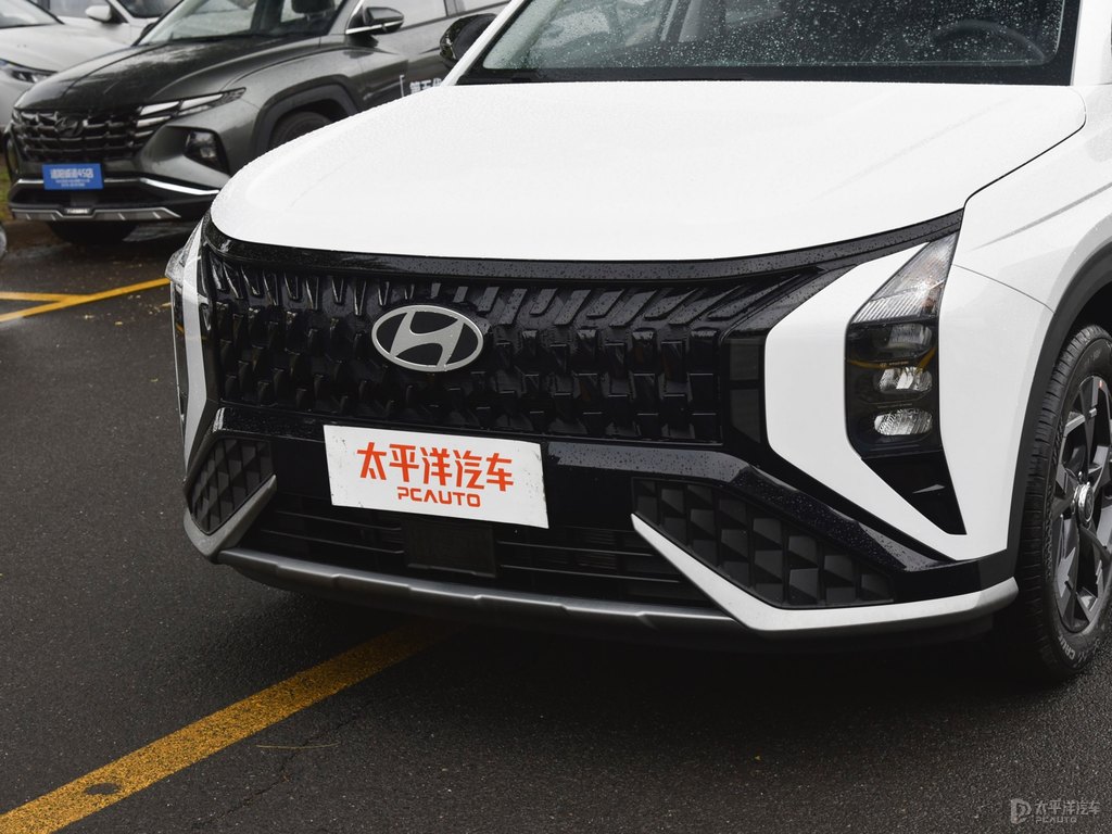 星月瓷白北京現(xiàn)代ix35車頭外觀圖片