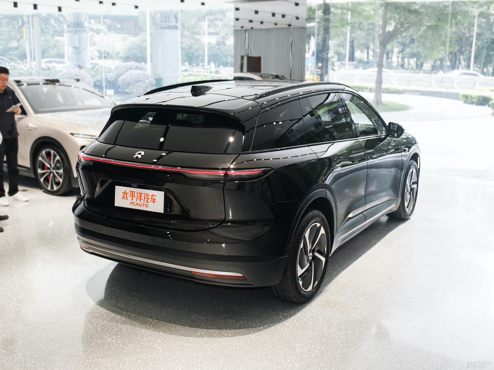 深空黑蔚來(lái)ES6整車外觀外觀圖片