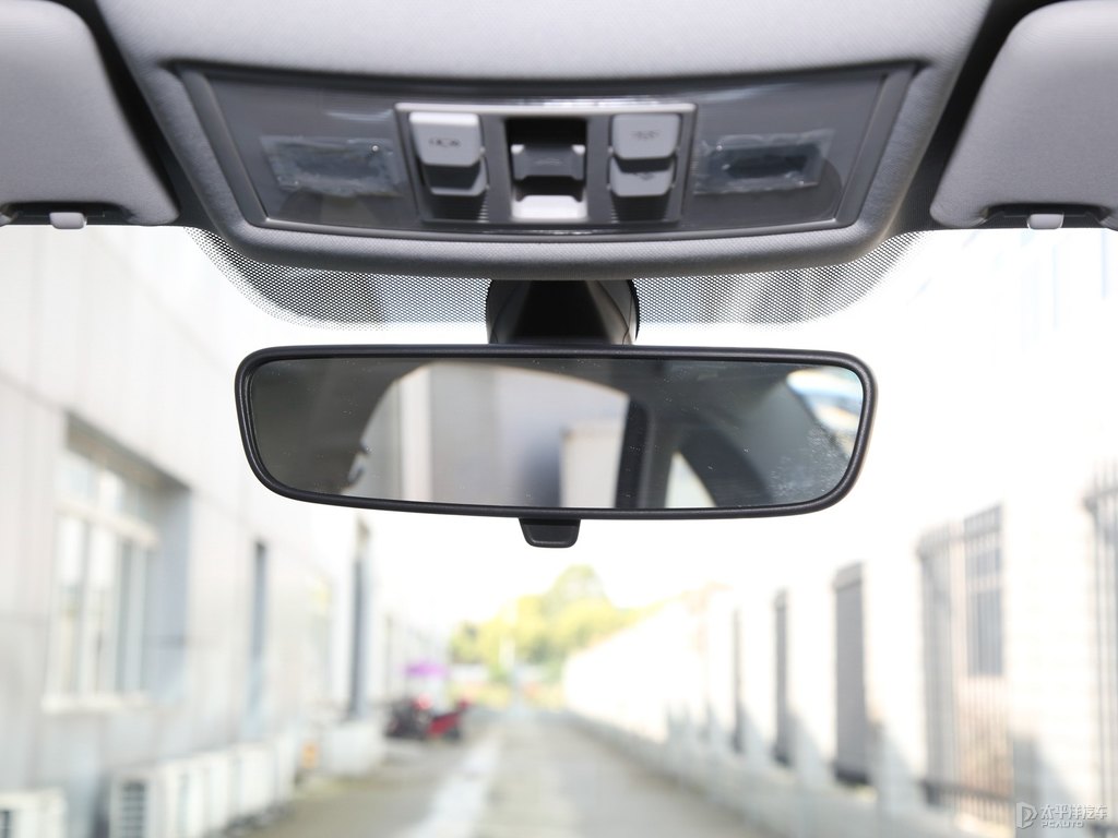 開(kāi)場(chǎng)白朗逸車(chē)廂內(nèi)飾圖片