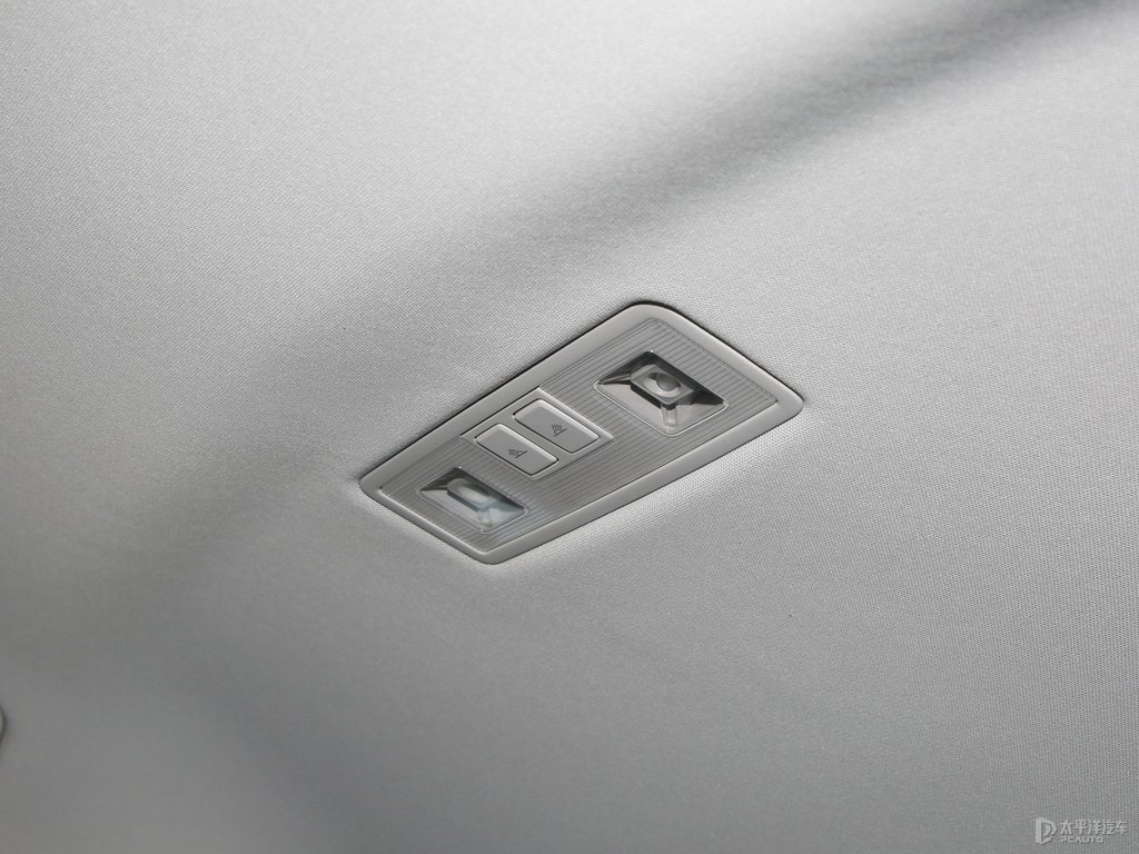 開場白朗逸車廂內(nèi)飾圖片