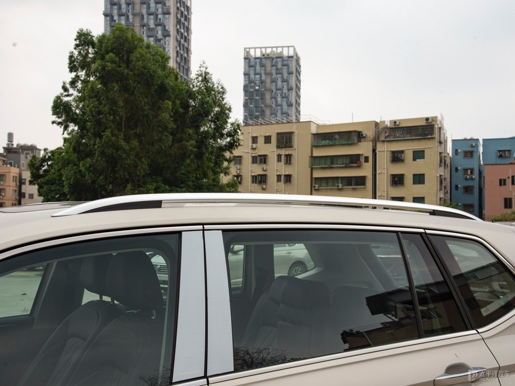 途觀L車身外觀圖片