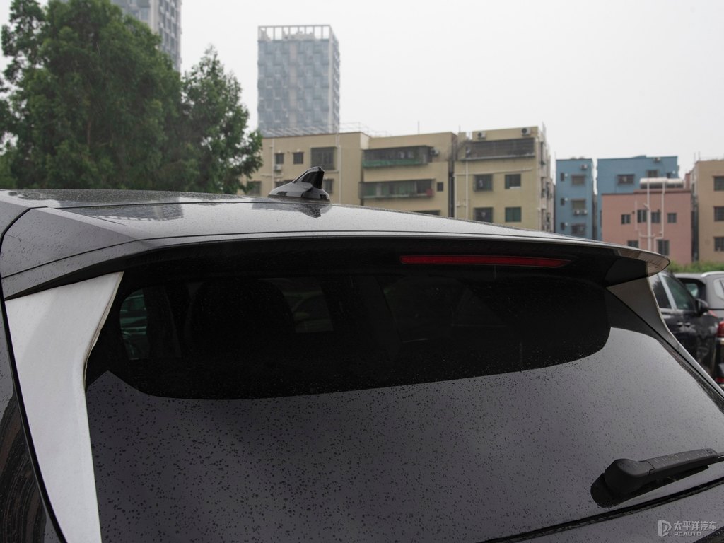 玄武黑威然車尾外觀圖片