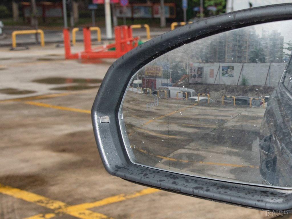 玄武黑威然車(chē)身外觀圖片