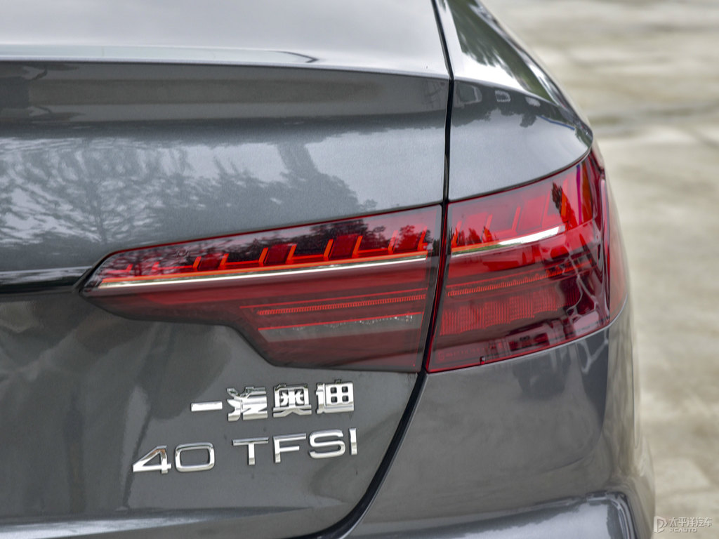 天云灰奧迪A4L車尾外觀圖片