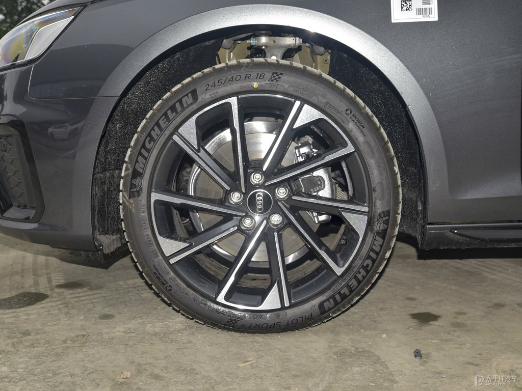 天云灰奧迪A4L車身外觀圖片
