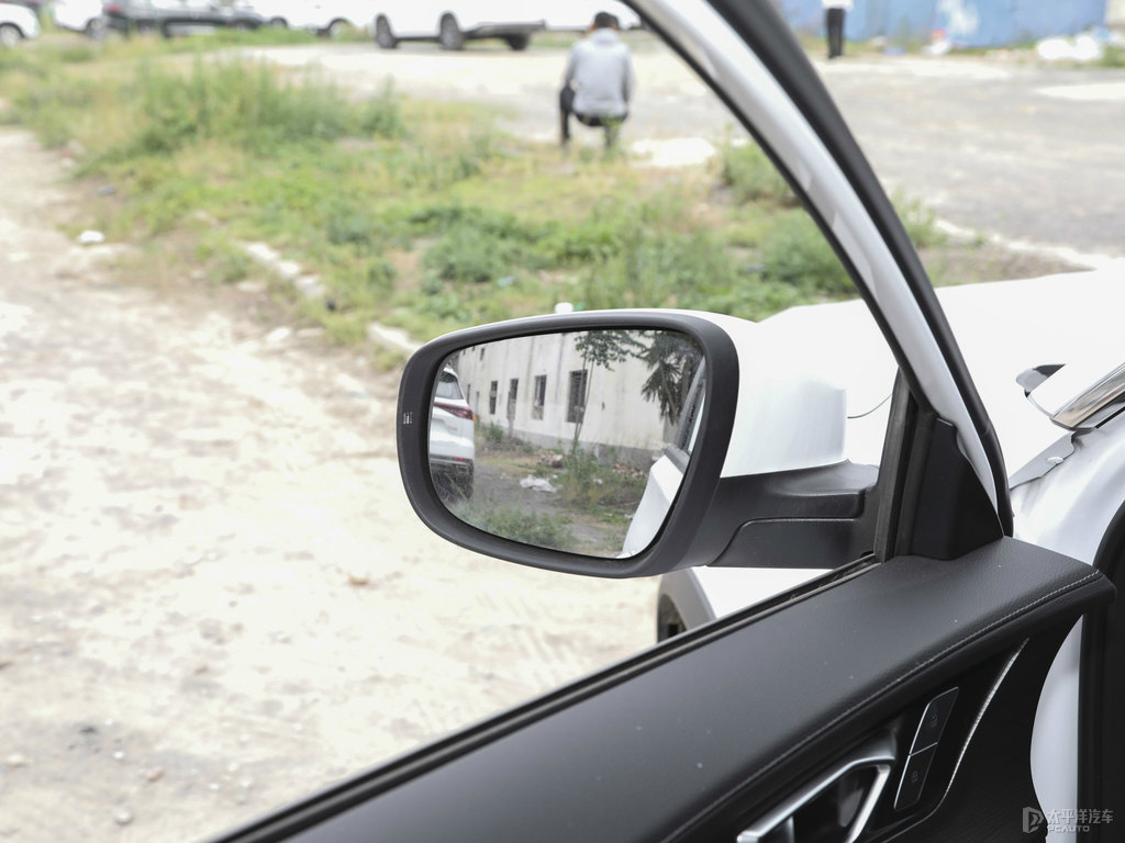 珍珠白瑞虎8 PLUS車身外觀圖片