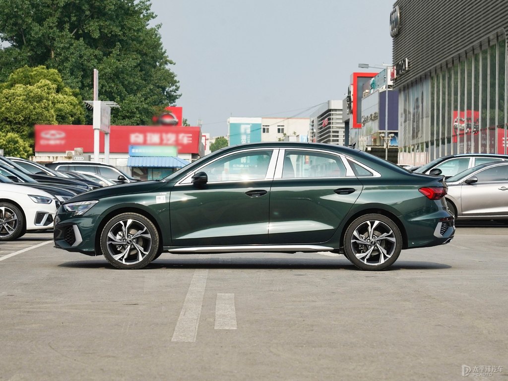 哥特蘭綠奧迪A3整車外觀外觀圖片