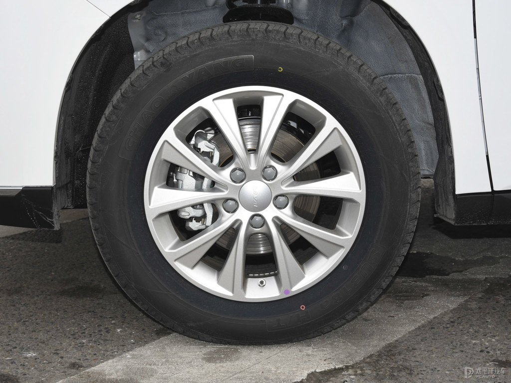 簡約白哈弗M6車身外觀圖片