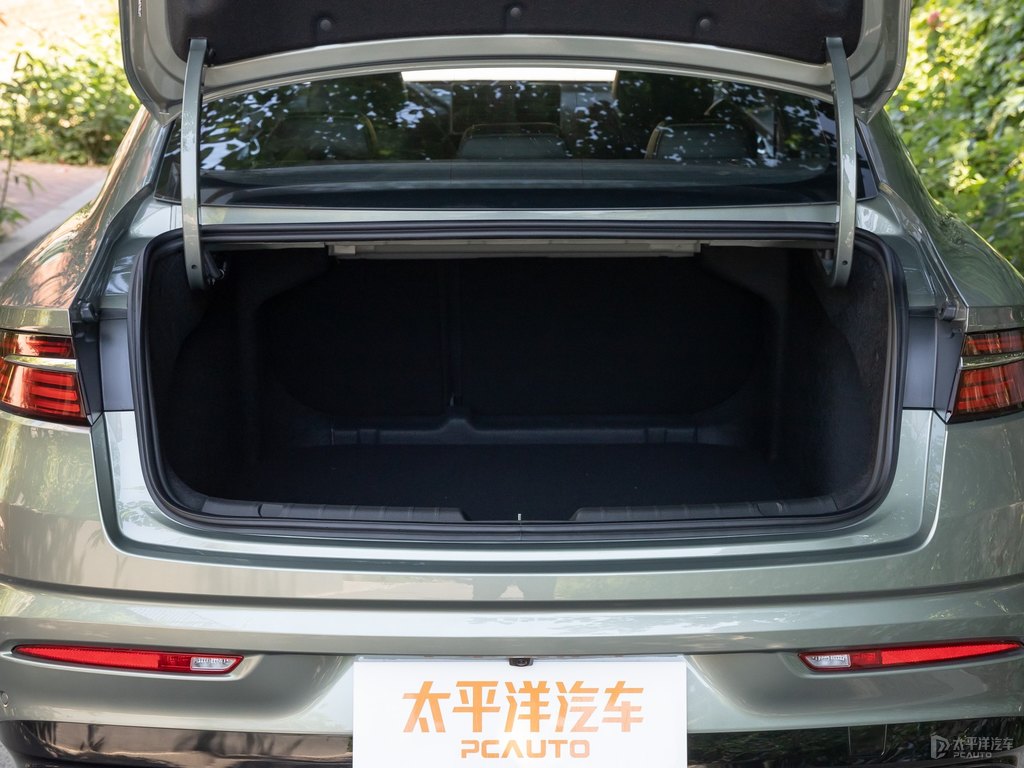 采青色星瑞后備廂空間圖片