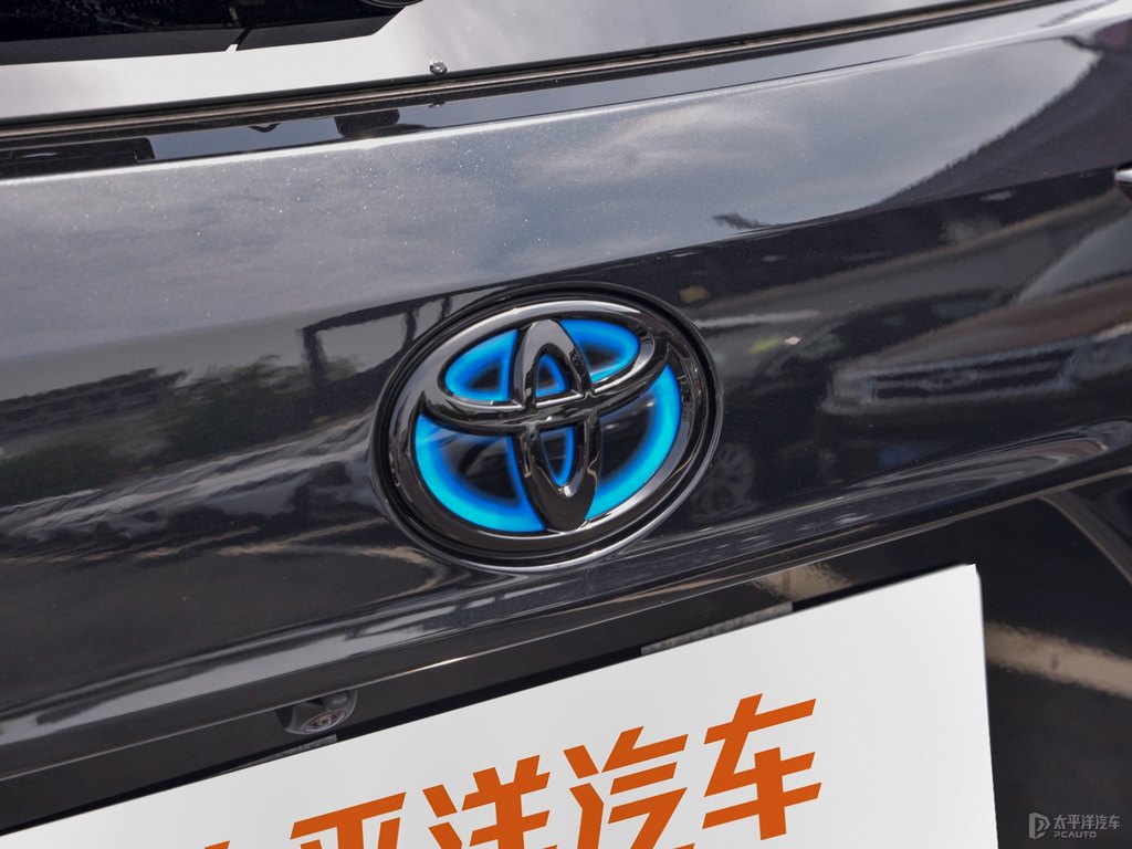 墨晶黑漢蘭達(dá)車尾外觀圖片