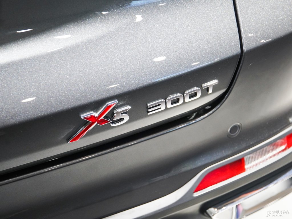星際灰長(zhǎng)安歐尚X5車尾外觀圖片