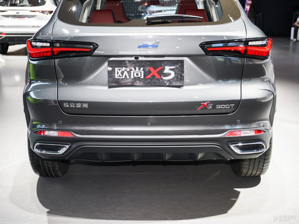 星際灰長安歐尚X5車尾外觀圖片