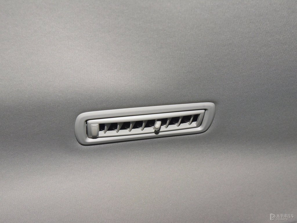 鉑金珍珠白漢蘭達(dá)車(chē)廂內(nèi)飾圖片