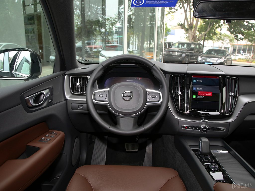 瑪瑙黑沃爾沃XC60中控內(nèi)飾圖片