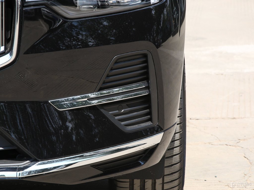 瑪瑙黑沃爾沃XC60車頭外觀圖片