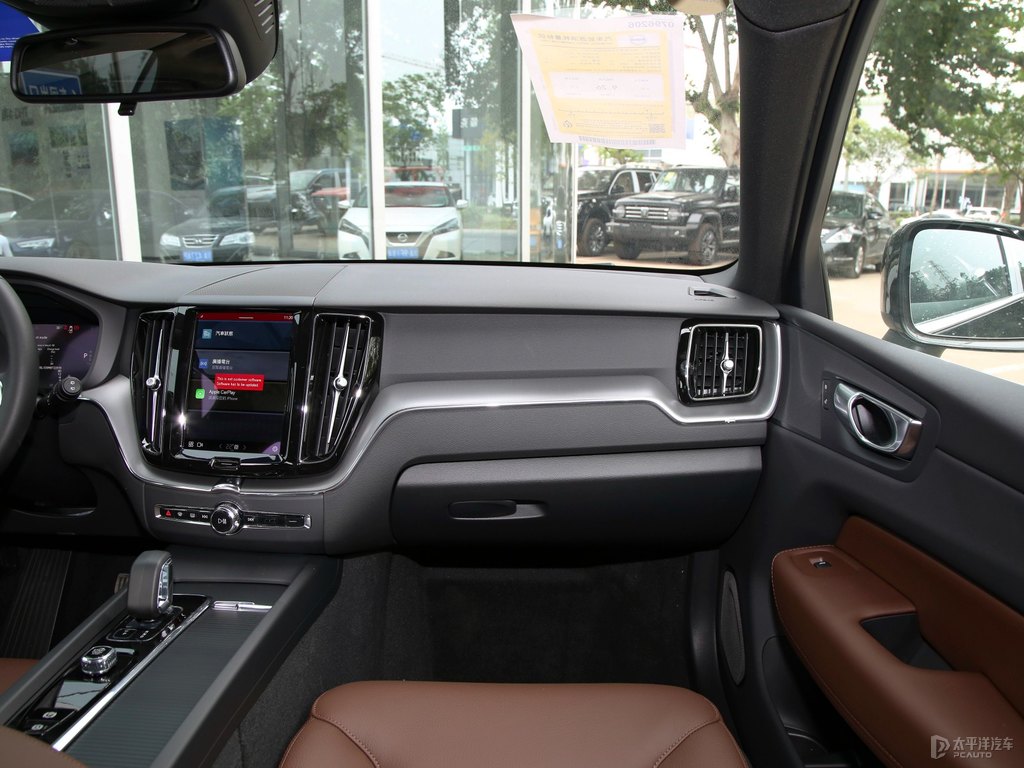 瑪瑙黑沃爾沃XC60中控內(nèi)飾圖片