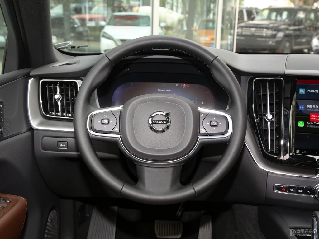 瑪瑙黑沃爾沃XC60中控內(nèi)飾圖片