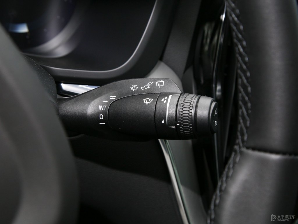 瑪瑙黑沃爾沃XC60中控內(nèi)飾圖片