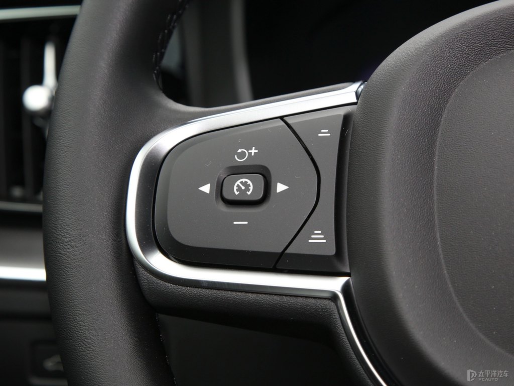 瑪瑙黑沃爾沃XC60中控內(nèi)飾圖片
