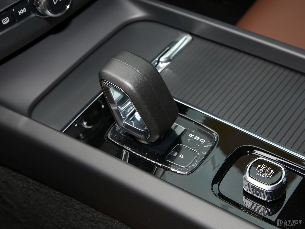 瑪瑙黑沃爾沃XC60中控內(nèi)飾圖片