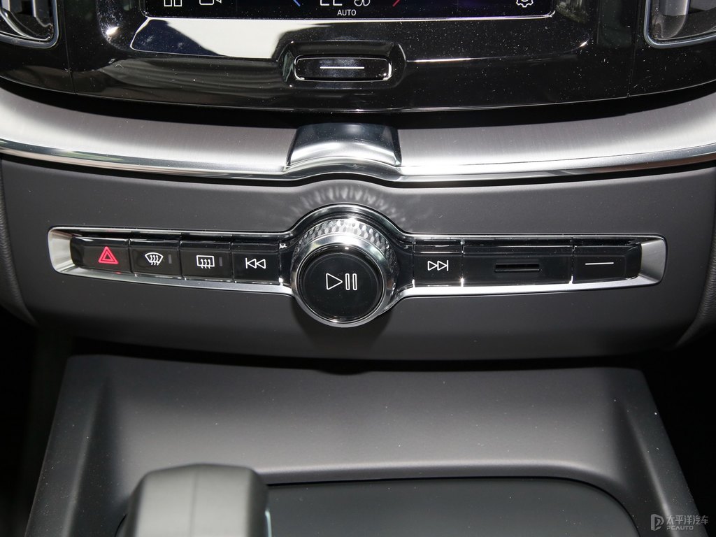 瑪瑙黑沃爾沃XC60中控內(nèi)飾圖片