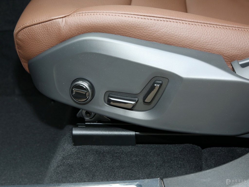瑪瑙黑沃爾沃XC60座椅內(nèi)飾圖片